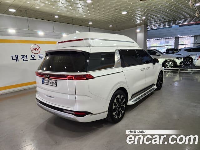 Kia Carnival 2022 — фото 3 из 19