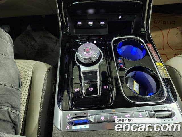 Kia Carnival 2022 — фото 8 из 19