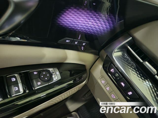 Kia Carnival 2022 — ფოტო 10/19