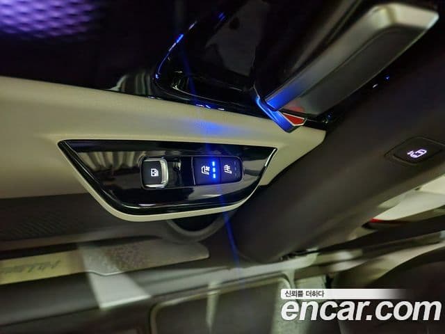 Kia Carnival 2022 — ფოტო 14/19