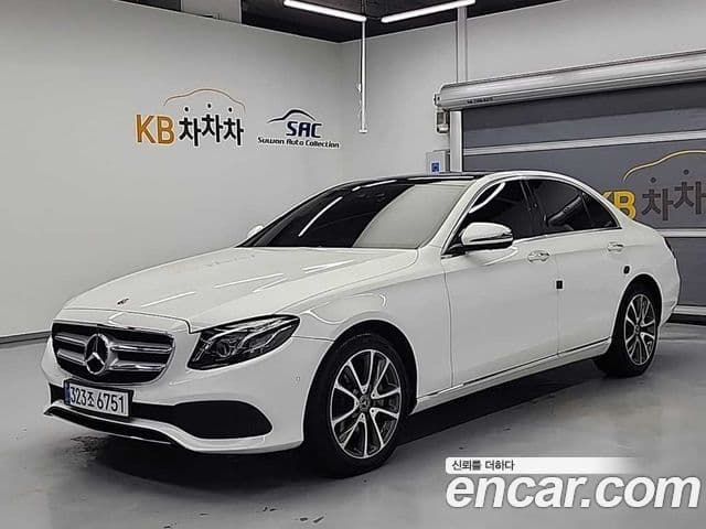 Mercedes-Benz E-Class 2019 — ფოტო 19/19