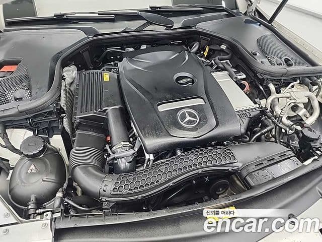 Mercedes-Benz E-Class 2019 — ფოტო 4/19