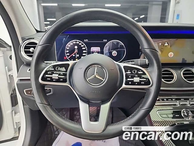 Mercedes-Benz E-Class 2019 — ფოტო 8/19