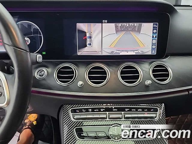 Mercedes-Benz E-Class 2019 — ფოტო 9/19