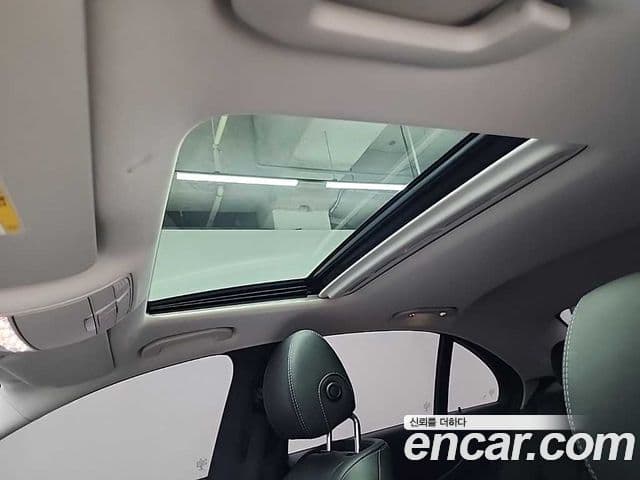 Mercedes-Benz E-Class 2019 — ფოტო 14/19