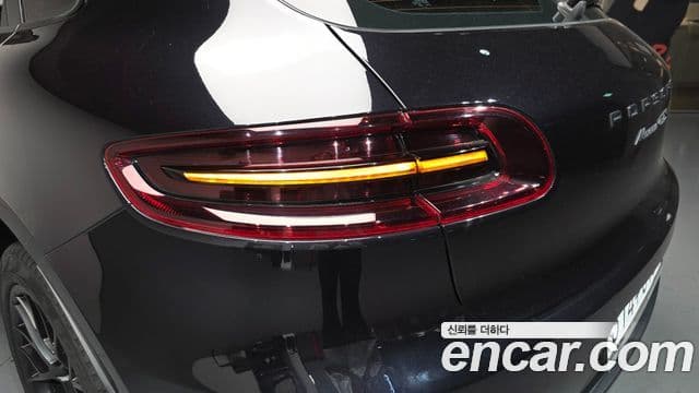 Porsche Macan 2018 — Photo 20/35