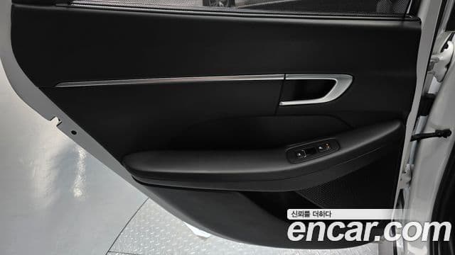 Hyundai Sonata Hybrid 2021 — Photo 26/32
