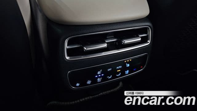 Genesis GV70 2025 — ფოტო 18/20