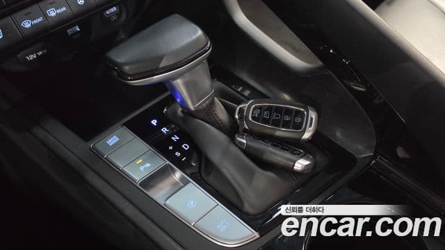 Hyundai The New Avante Hybrid 2020 — Photo 3/30