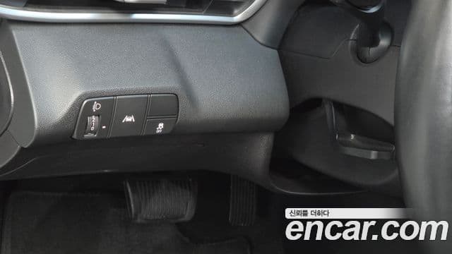 Hyundai The New Avante Hybrid 2020 — Photo 24/30