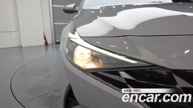 Hyundai The New Avante Hybrid 2020 — Photo 16/30