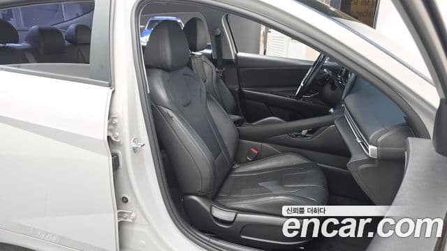 Hyundai The New Avante Hybrid 2020 — Photo 15/30
