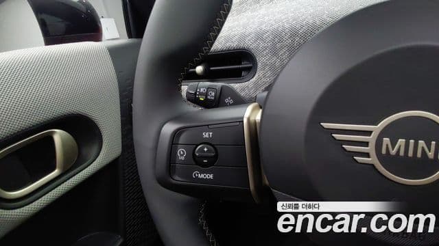 Mini Cooper S 2025 — Фото 9/20