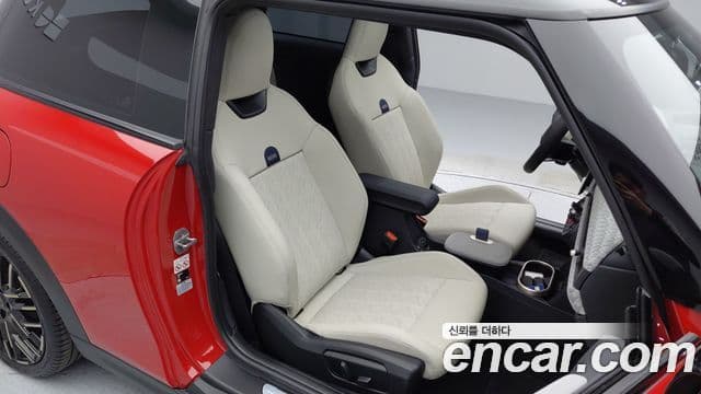 Mini Cooper S 2025 — Фото 10/20