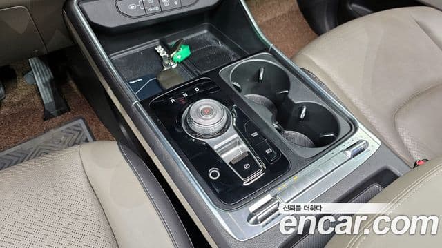 Kia Carnival 2023 — ფოტო 9/20