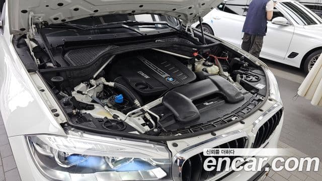 BMW X6 2018 — Şəkil 13/20
