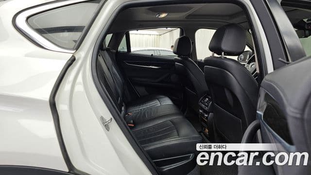 BMW X6 2018 — Şəkil 9/20
