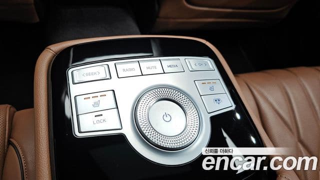 Genesis Electrified G80 2021 — ფოტო 18/20