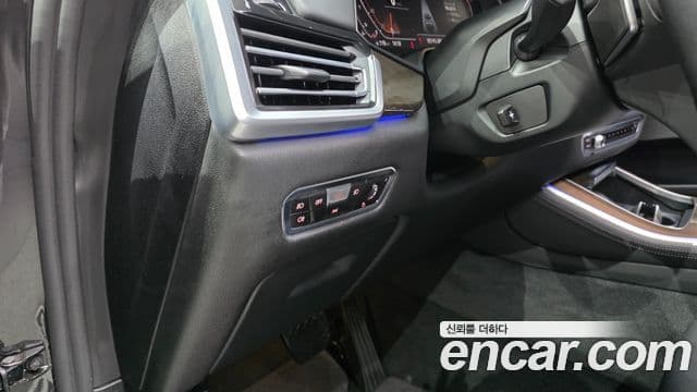 BMW X5 2021 — Photo 30/36
