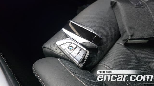 BMW X5 2021 — Photo 14/36