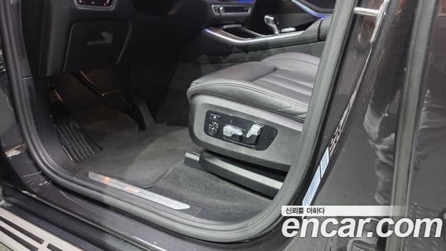 BMW X5 2021 — Photo 6/36