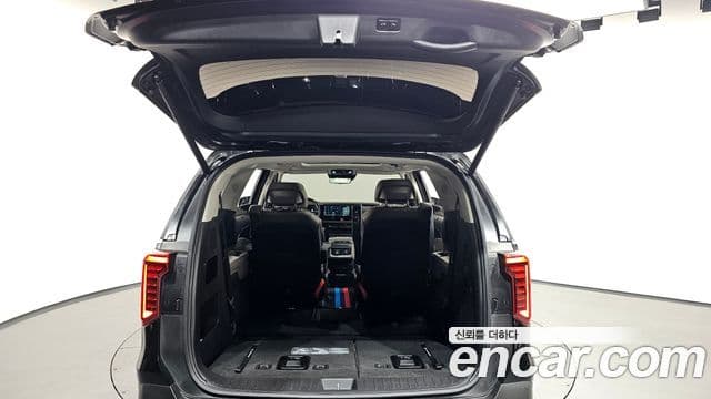 Kia Carnival 2025 — Фото 18/20