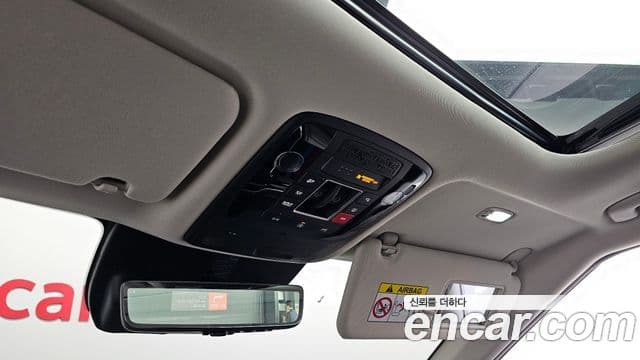 Kia Carnival 2025 — Фото 19/20