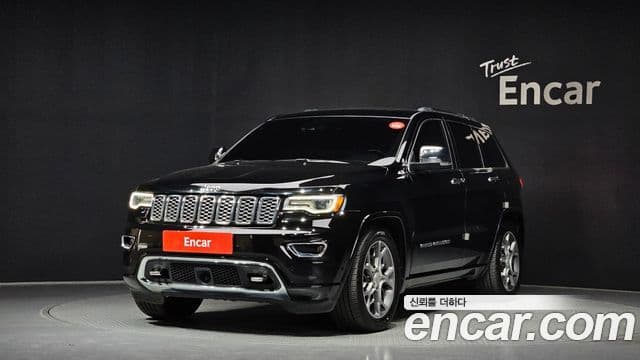 Jeep Grand Cherokee 2021 — Фото 1/20