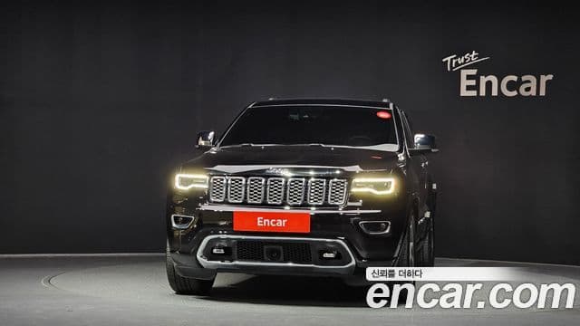Jeep Grand Cherokee 2021 — Фото 3/20