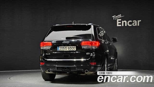 Jeep Grand Cherokee 2021 — Фото 4/20