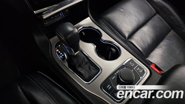 Jeep Grand Cherokee 2021 — Фото 9/20