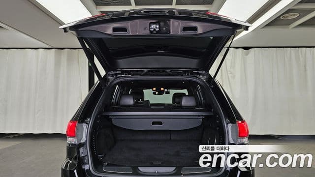 Jeep Grand Cherokee 2021 — Фото 20/20
