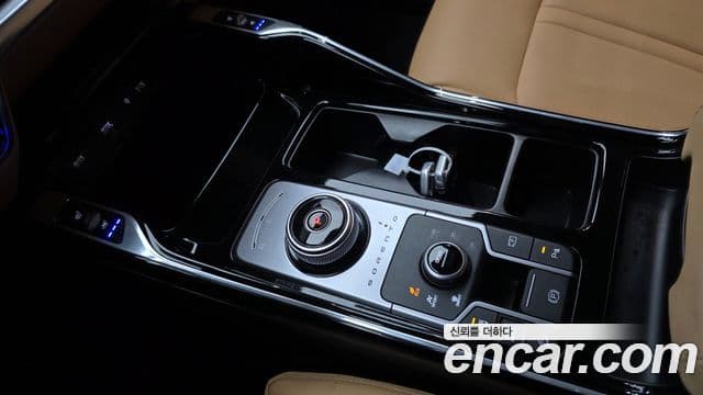 Kia Sorento 2023 — Фото 7/20