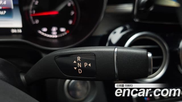 Mercedes-Benz GLC-Class 2019 — Şəkil 9/20