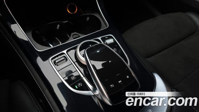 Mercedes-Benz GLC-Class 2019 — Şəkil 17/20