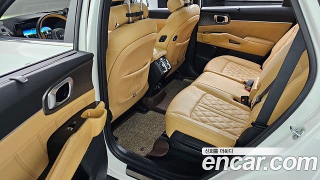 Kia Sorento 2022 — Фото 11/20