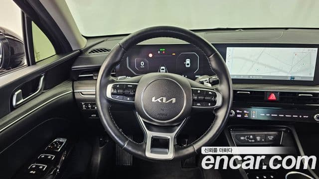 Kia K5 2023 — Şəkil 13/20