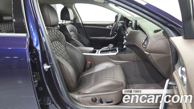 Kia Stinger 2022 — фото 11 из 20