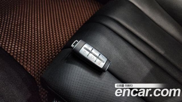 Genesis Electrified G80 2021 — Şəkil 17/20