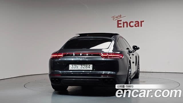 Porsche Panamera 2018 — ფოტო 4/20