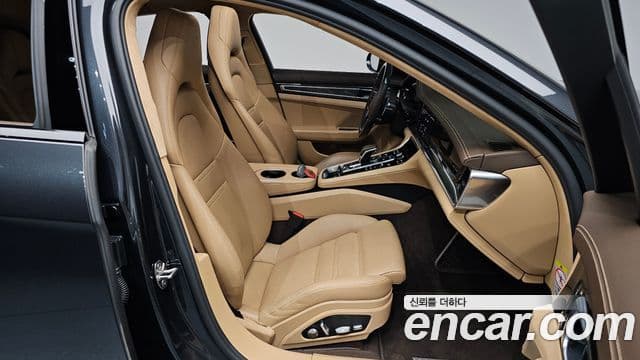 Porsche Panamera 2018 — Photo 3/47