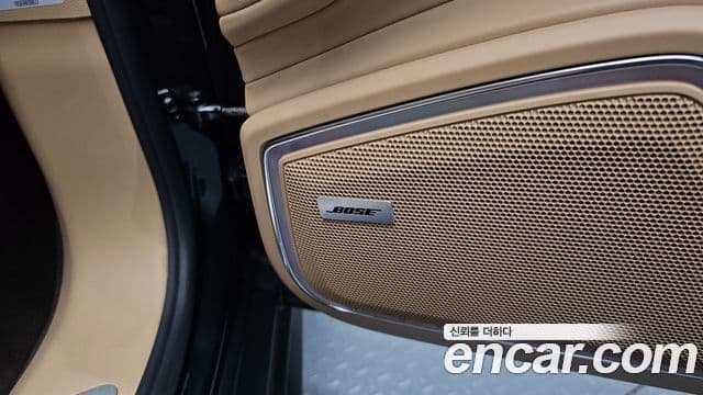 Porsche Panamera 2018 — Photo 37/47
