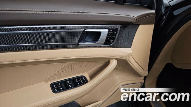 Porsche Panamera 2018 — Photo 8/47