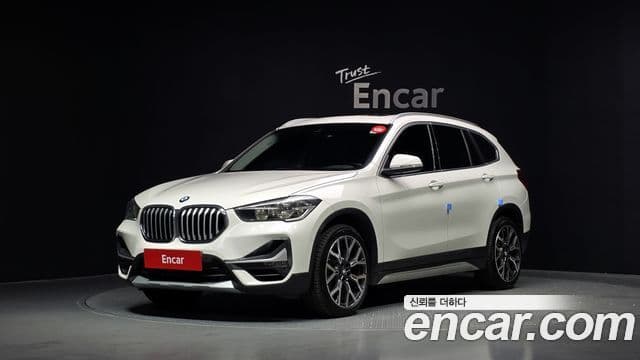 BMW X1 2022 — ფოტო 1/20