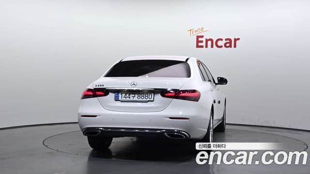 Mercedes-Benz E-Class 2023 — Şəkil 4/20