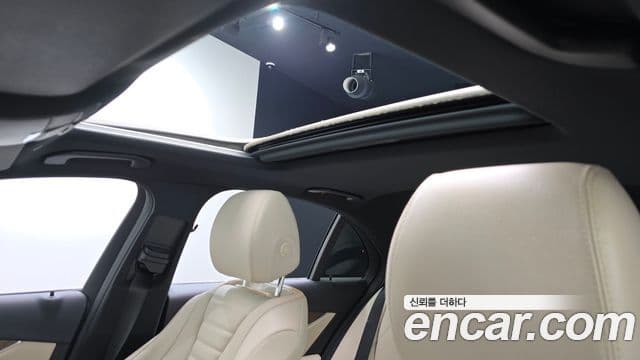 Mercedes-Benz E-Class 2023 — Şəkil 18/20