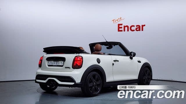 Mini Cooper S Convertible 2022 — ფოტო 2/20
