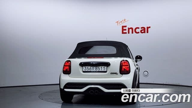 Mini Cooper S Convertible 2022 — ფოტო 4/20