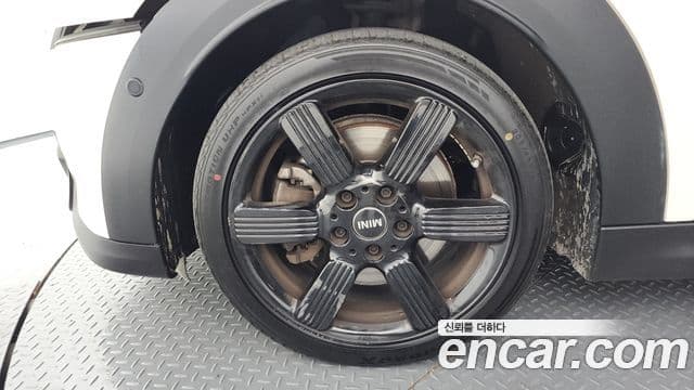 Mini Cooper S Convertible 2022 — ფოტო 5/20