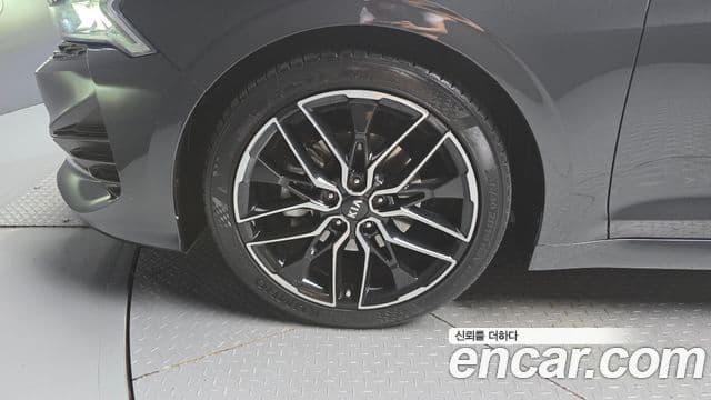 Kia K5 2021 — ფოტო 5/20